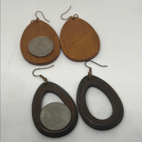 Lightweight Wooden Teardrop Earrings Set - Picture 4 of 4